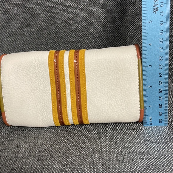 Tory Burch Contrast T Wristlet Off-White Gold and Brown - Picture 14 of 17